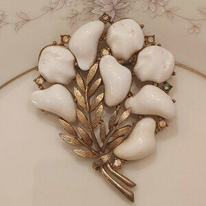 Very Rare Coro (1935-1955) Baby Tooth Teeth and Rhinestone Brooch Pendant